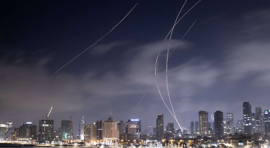 CS2 In-Game Leader Calling the Shots