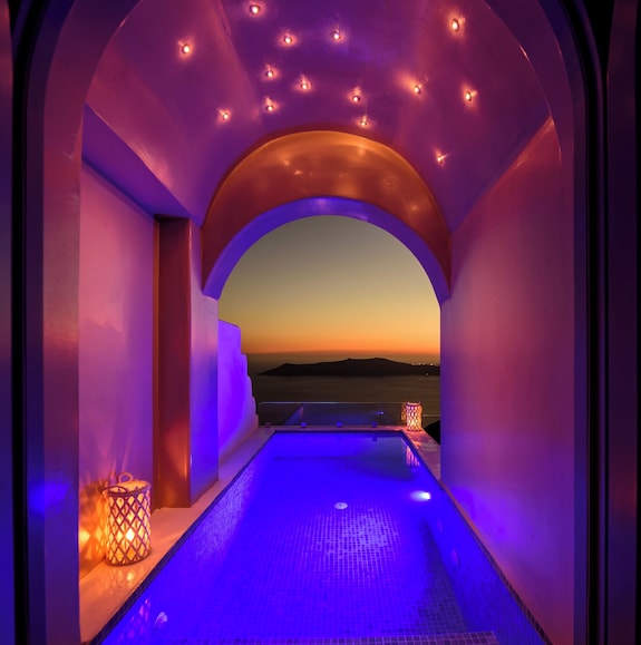## Santorini's Azure Oasis: Where Luxury Meets Sus...