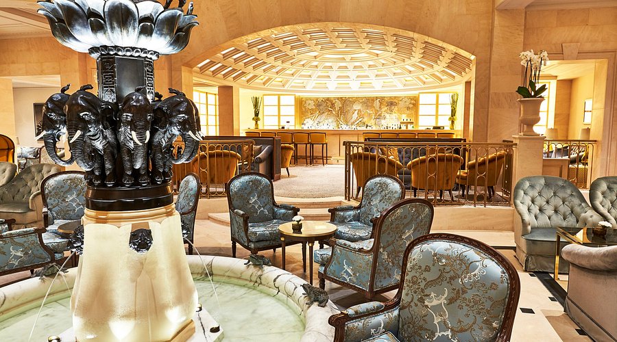 The Norman Tel Aviv lobby featuring Jerusalem limestone walls