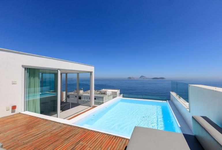 Unparalleled views from the rooftop infinity pool at Hotel Fasano Rio.