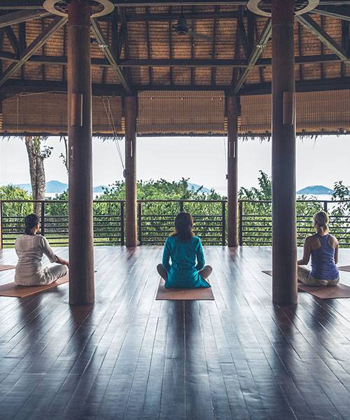 A screenshot of a positive customer review for Serene Sanctuary, with a personalized response generated by Prompt Marketer showcasing the brand's vibe.