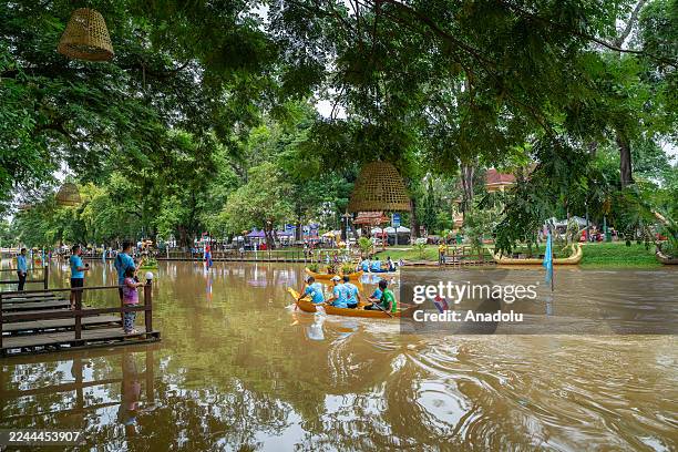 Dragon boat racing in Siem Reap during Bon Om Touk