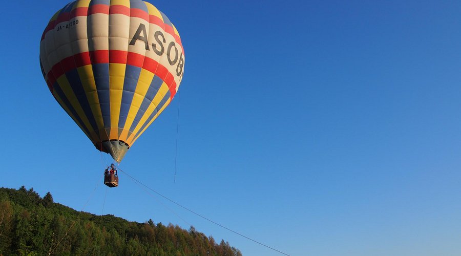 # Hokkaido's Frozen Frontier: Thrills, Culture, an...