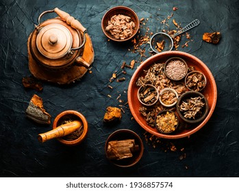 A drying herbs