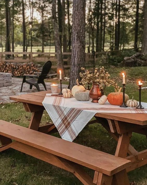 Fall farmhouse decor with pinecones and leaves