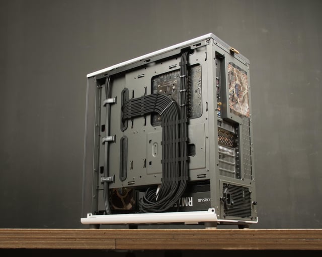 Corsair iCUE H150i Elite LCD CPU Cooler.