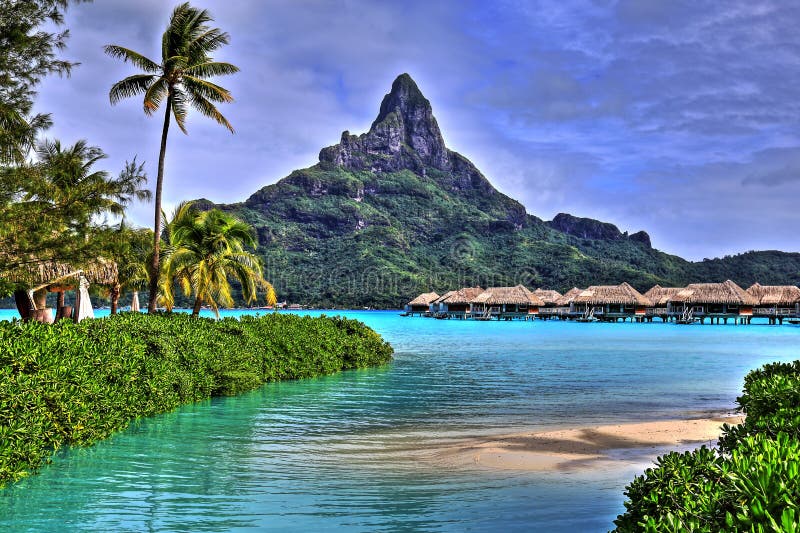 Bora Bora Lagoon with Mount Otemanu: A view of the stunning lagoon.