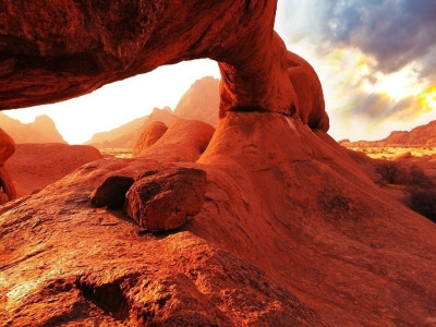 Bush breakfast with open fire in the Namibian desert