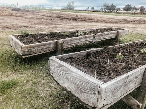 DIY Reclaimed Garden Bed: Build a Rustic Raised...