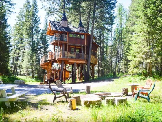 The Hansel Creek Treehouse Exterior