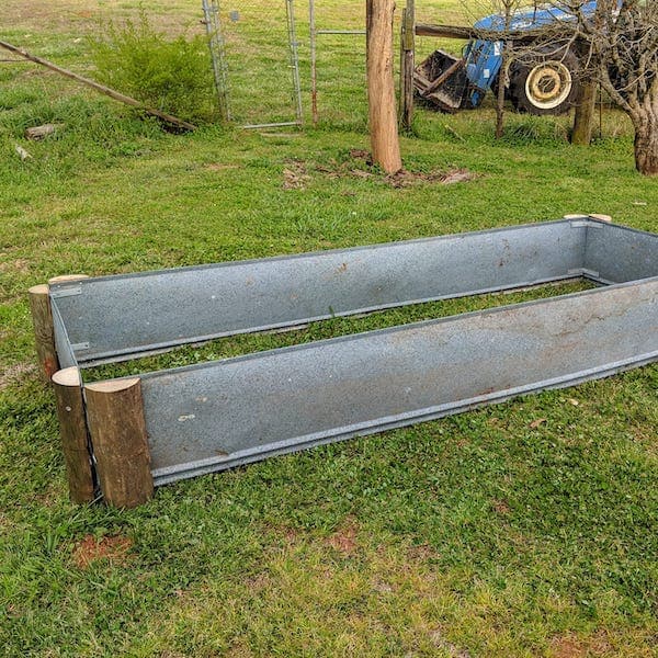 Cut lumber for the raised bed