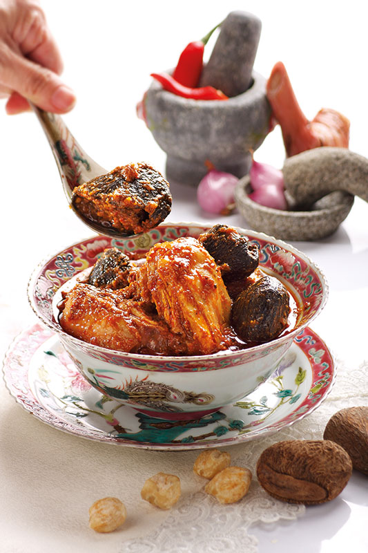 An incredibly delicate and smooth soybean pudding dessert, served chilled