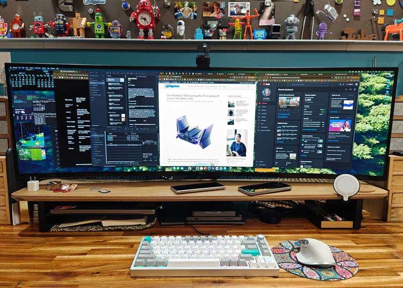 Screenshots of Starfield gameplay at the specified settings. The screenshots are high-resolution and visually stunning, capturing the games' graphical fidelity.