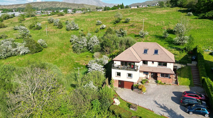 Grand Hotel Villa Serbelloni Outdoor Pool Overlooking Lake Como