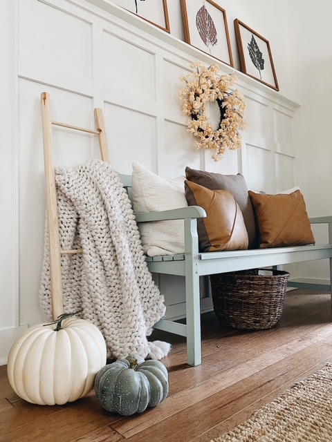 Welcome Home, Autumn: Creating a Cozy Entryway w...