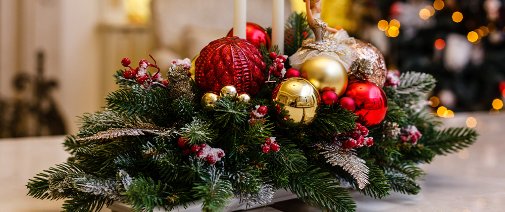 Natural Holiday Table Centerpiece