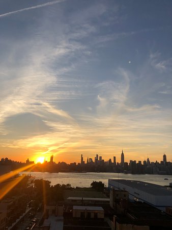 Skyline Queen Room View