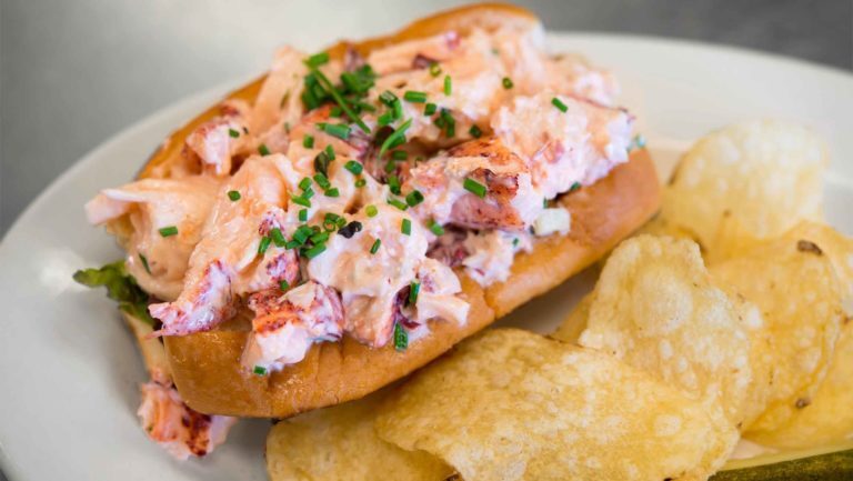 Lobster roll Thurston's