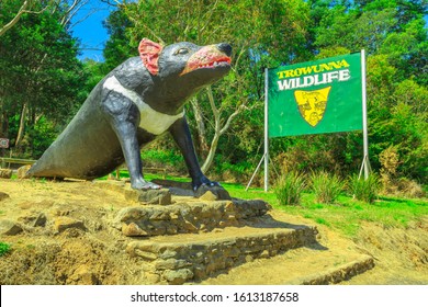 Cradle Mountain and Dove Lake reflection