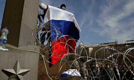 Screenshot of a Left 4 Dead 2 level with dynamically generated barricades and obstacles in the