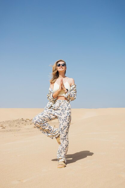 # Disconnect to Reconnect: Three Beaches for a Tru...