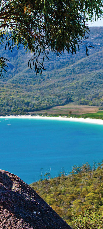 Wineglass Bay Viewpoint, Tasmania's stunning coastal scenery