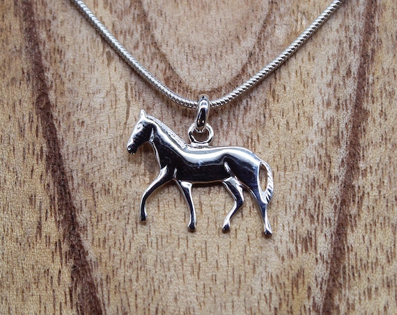 Elegant jewelry display