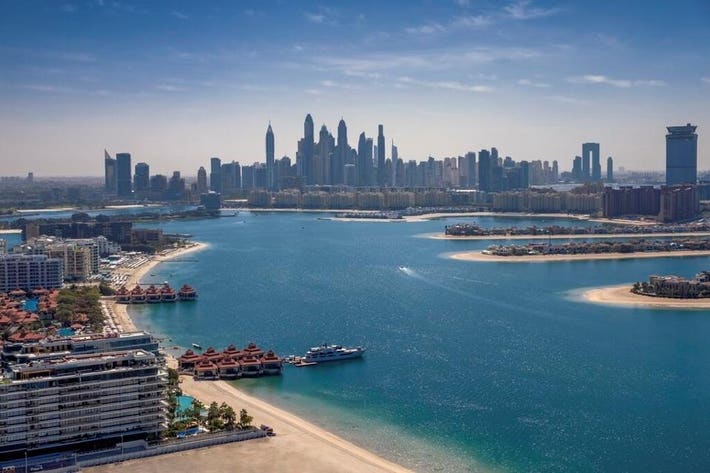 Underwater dining experience