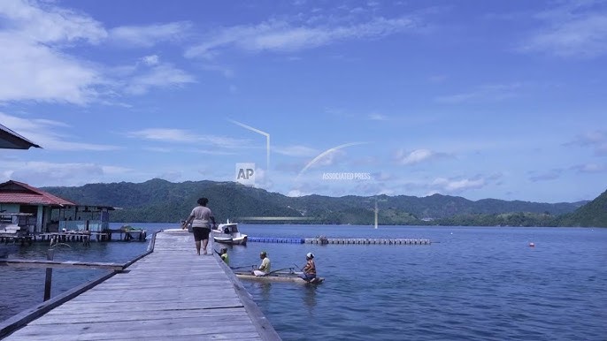 Moeraki Boulders at sunrise