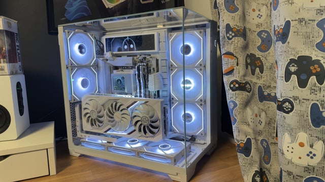 Benchmark Graph Comparing RTX 4070 Ti SUPER to Competitors