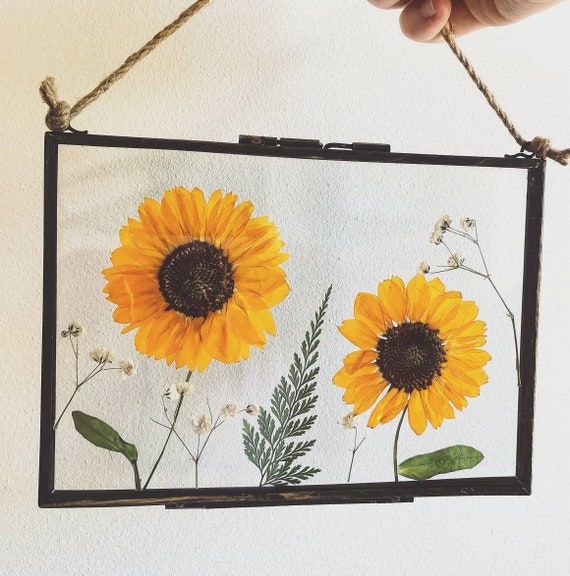 Pressed Memories: Creating Farmhouse Botanical A...