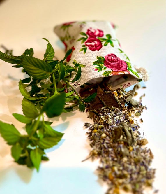 Aromatic Armor: DIY Herbal Sachets for Pest Con...