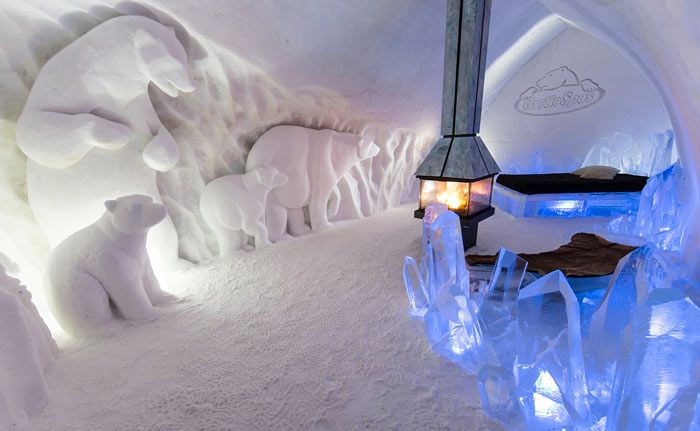 Hôtel de Glace Ice Sculpture