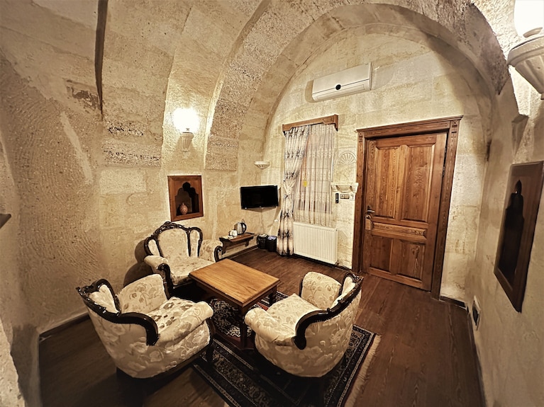 # Cappadocia Cave Life: A Digital Nomad's Guide to...