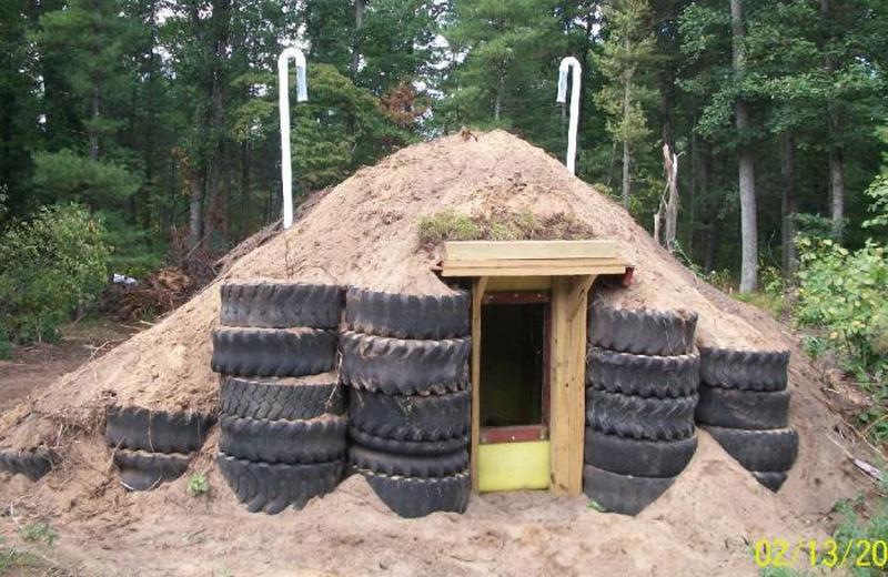 Root cellar inside a repurposed tank