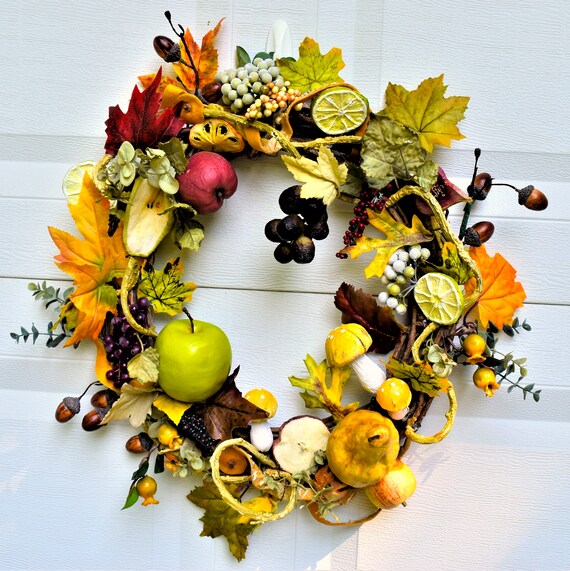 Mantle that uses dried seed heads for decoration