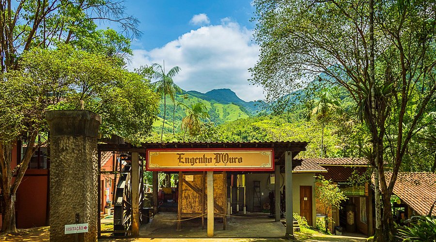 Street in Paraty with colorful colonial houses