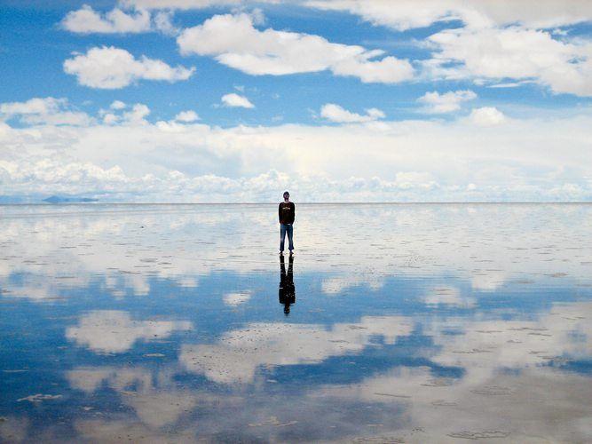 Ava photographing the Salar de Uyuni with her Leica M10