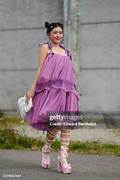 A blurred and low-resolution representation of a PGL Copenhagen Major sticker, symbolizing the perceived decline in artistic quality compared to earlier Counter-Strike assets.