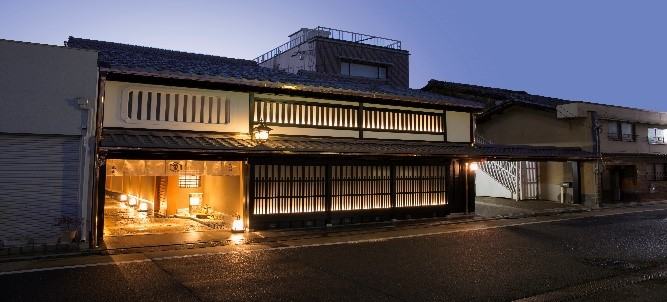 # Kyoto Culinary Secrets: A Journey Beyond the Tou...