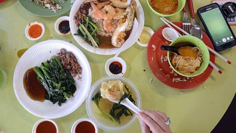 ## Aunty Kim's Hawker Breakfast Adventure: A Singa...