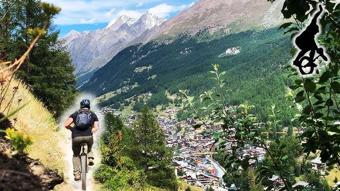 A vibrant display of colors and textiles from the local Andean community that supports expeditions to Aconcagua.