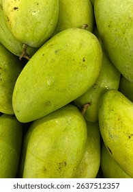Sweet & Tangy Green Mango Crumble with Coconut...