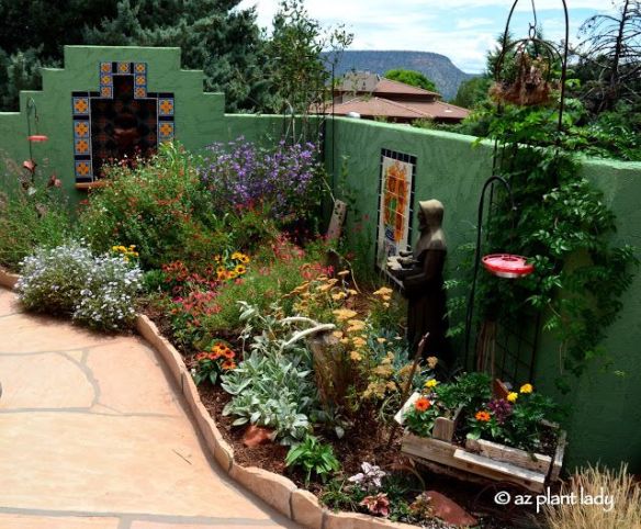 Drought-Busting Backyard: Grow a Thriving Garde...