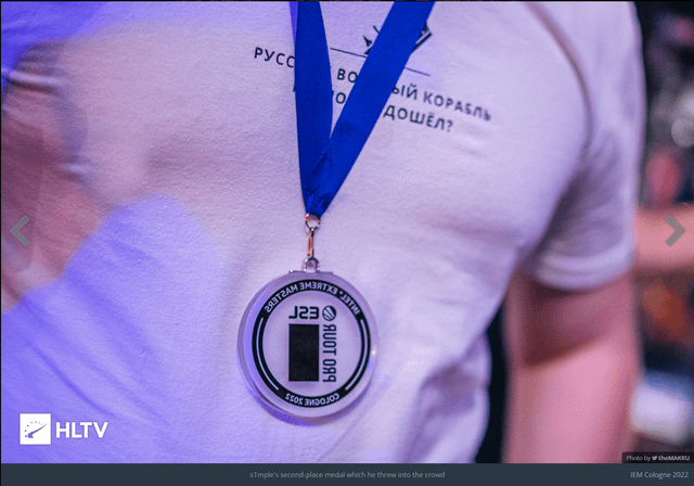 NAVI taking a group shot with the major trophy