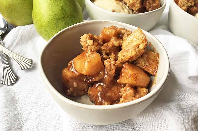 Homemade Pear Crisp with Crunchy Oat Crumble on Top