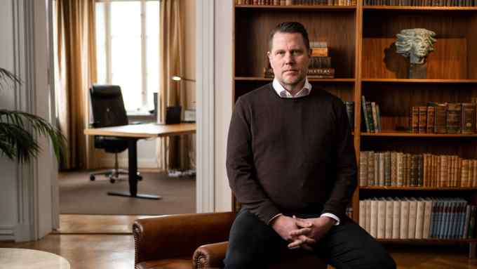 Image showcasing the challenges of media conglomerates and acquisitions