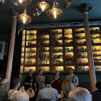 A photo of the interior of The Independente Hostel & Suites, showing the comfortable and stylish common areas, emphasizing the quality of the hostel's facilities.