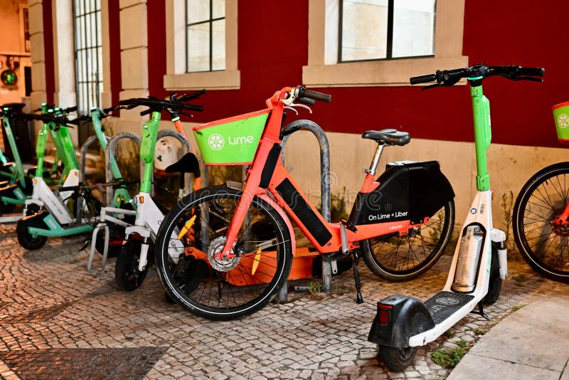 Pastel de Nata with Lisbon View