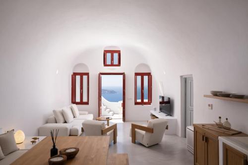 # Capturing Santorini's Soul: An Architectural Pho...